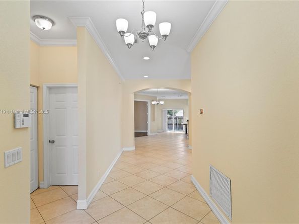 2588 NW 5th St, Pompano Beach FL 33069