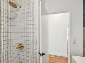 700 NE 87th St, Miami FL 33138