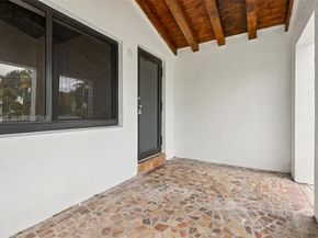 700 NE 87th St, Miami FL 33138