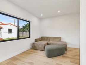 700 NE 87th St, Miami FL 33138