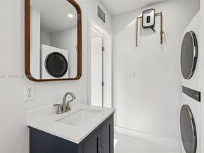 700 NE 87th St, Miami FL 33138