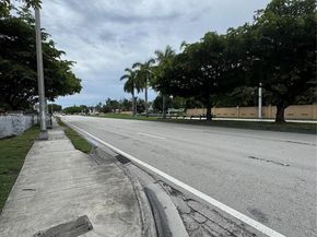 10353 N Kendall Dr BB2, Miami FL 33176