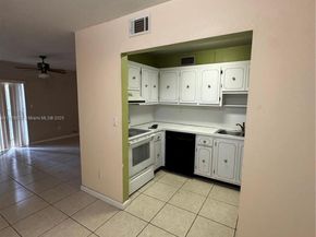 10353 N Kendall Dr BB2, Miami FL 33176