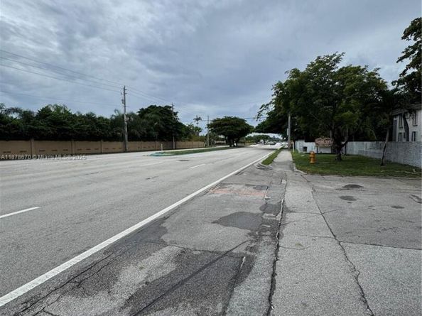 10353 N Kendall Dr BB2, Miami FL 33176