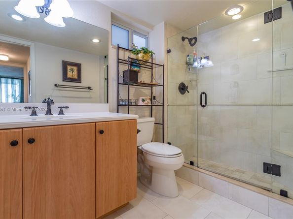 1670 Bay Rd 2E, Miami Beach FL 33139