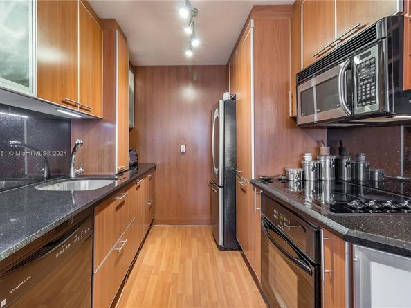 1670 Bay Rd 2E, Miami Beach FL 33139