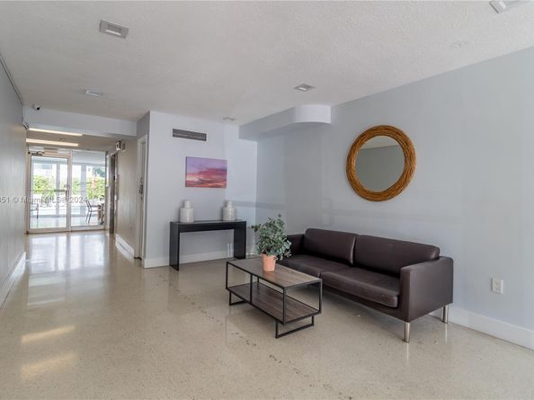 1670 Bay Rd 2E, Miami Beach FL 33139