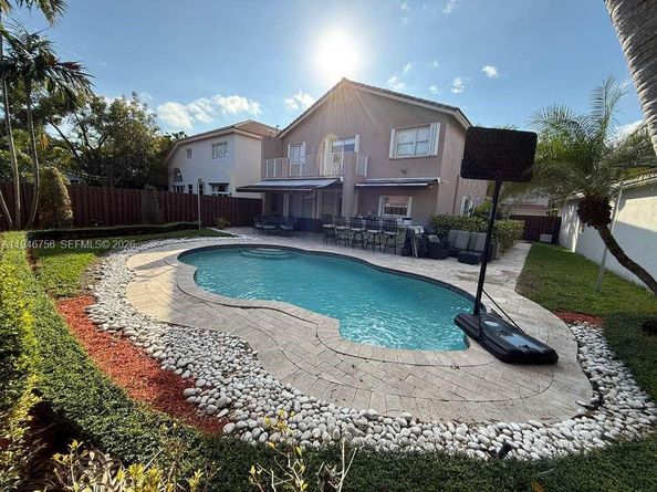 5863 NW 111th Ave, Doral FL 33178