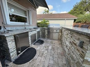 5863 NW 111th Ave, Doral FL 33178