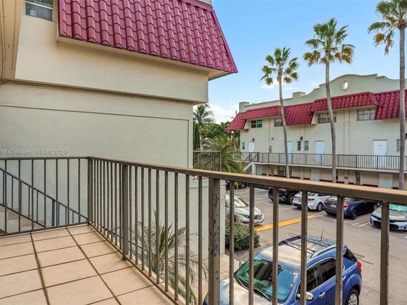 8650 SW 67th Ave 1025, Pinecrest FL 33156