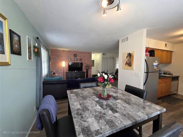 365 SW 86th Ave 201, Pembroke Pines FL 33025
