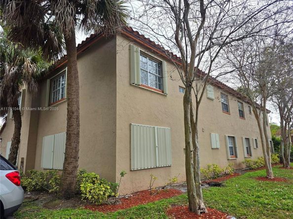 365 SW 86th Ave 201, Pembroke Pines FL 33025