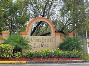 365 SW 86th Ave 201, Pembroke Pines FL 33025