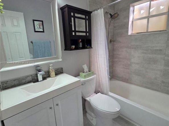365 SW 86th Ave 201, Pembroke Pines FL 33025