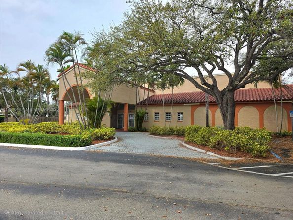 365 SW 86th Ave 201, Pembroke Pines FL 33025