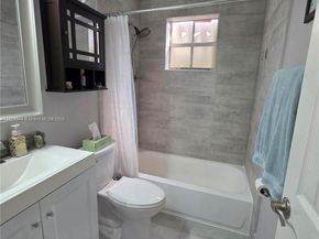 365 SW 86th Ave 201, Pembroke Pines FL 33025
