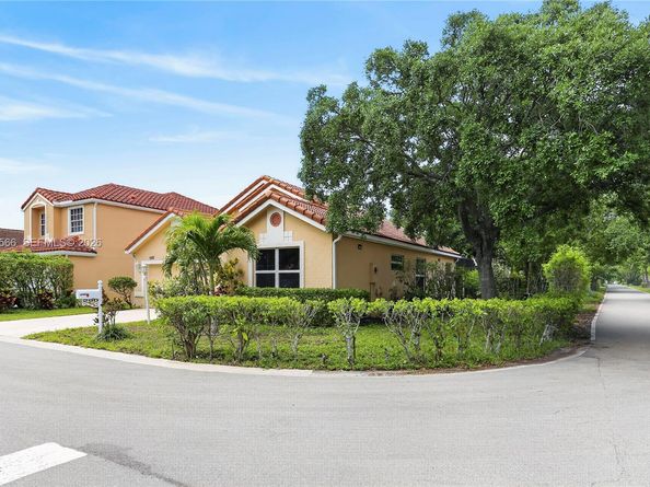 290 NW 116th Ter, Coral Springs FL 33071