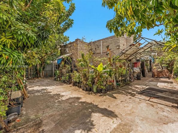 7740 NW 9th Ave, Miami FL 33150