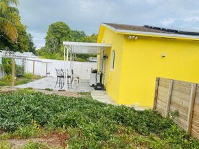 10440 NW 28th Ct, Miami FL 33147