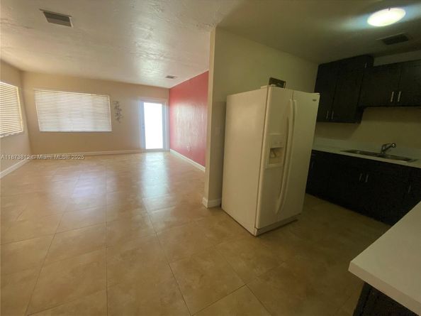 10440 NW 28th Ct, Miami FL 33147