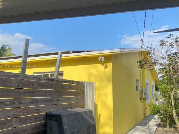 10440 NW 28th Ct, Miami FL 33147