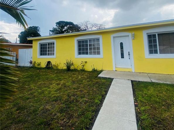 10440 NW 28th Ct, Miami FL 33147