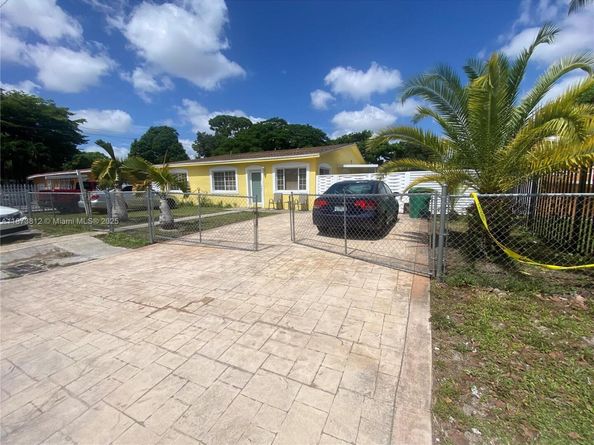 10440 NW 28th Ct, Miami FL 33147