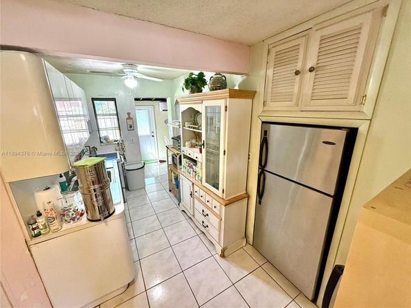 3340 NW 19th Ave, Miami FL 33142