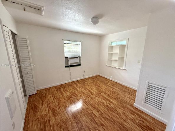 3340 NW 19th Ave, Miami FL 33142