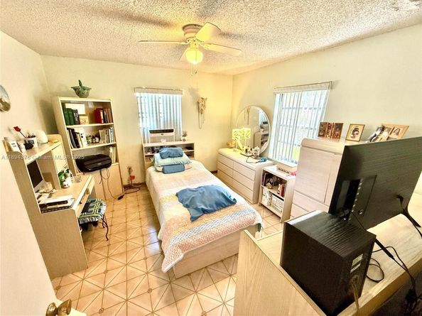 3340 NW 19th Ave, Miami FL 33142
