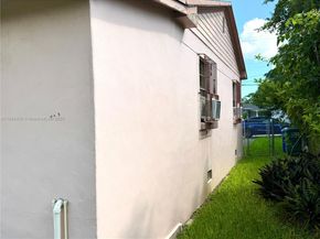3340 NW 19th Ave, Miami FL 33142