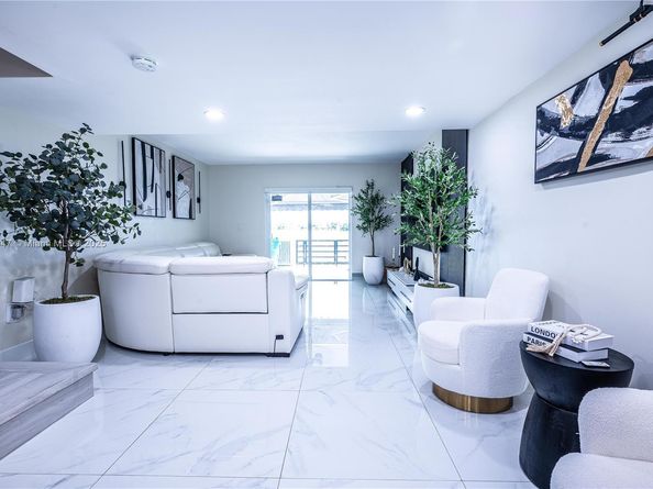 12566 NW 11th Ln 1716, Miami FL 33182