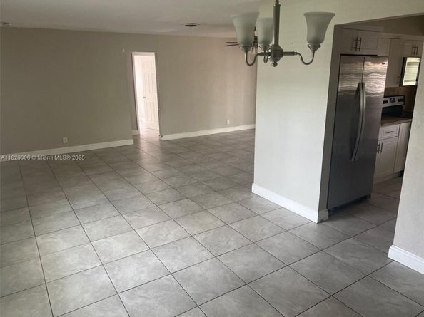 2720 SW 18th St, Fort Lauderdale FL 33312