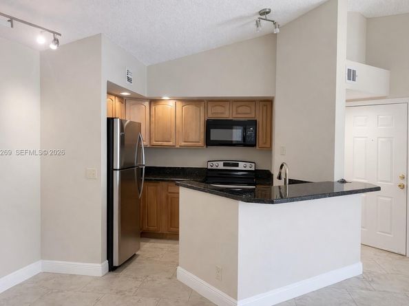 3410 N Pinewalk Dr N 827, Margate FL 33063
