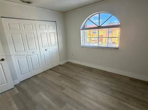 3375 W 76th St 211, Hialeah FL 33018