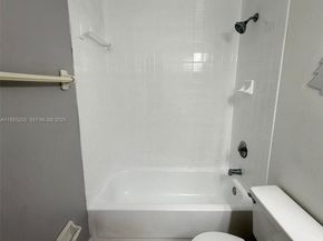 3375 W 76th St 211, Hialeah FL 33018