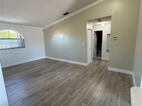 3375 W 76th St 211, Hialeah FL 33018