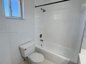 3375 W 76th St 211, Hialeah FL 33018