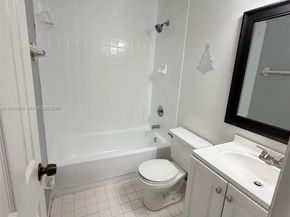 3375 W 76th St 211, Hialeah FL 33018