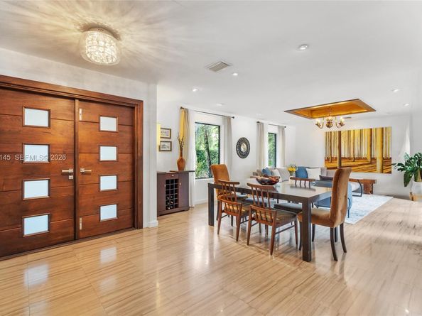 560 Sabal Palm Rd, Miami FL 33137