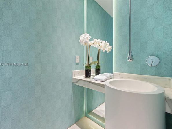 7921 Fisher Island Dr 7921, Miami Beach FL 33109