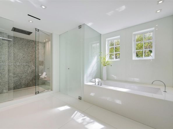 7921 Fisher Island Dr 7921, Miami Beach FL 33109