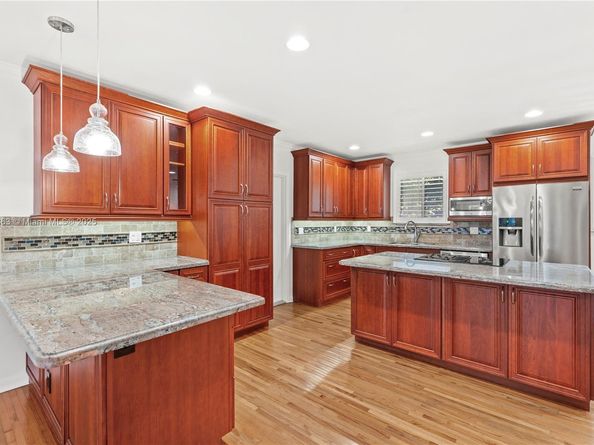 605 Altara Ave, Coral Gables FL 33146