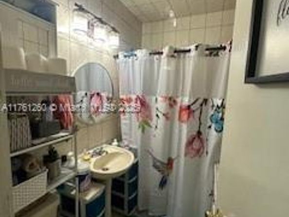 141 E 16th St, Hialeah FL 33010