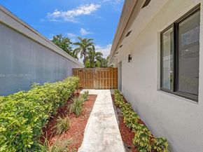 7340 Andorra Pl, Boca Raton FL 33433