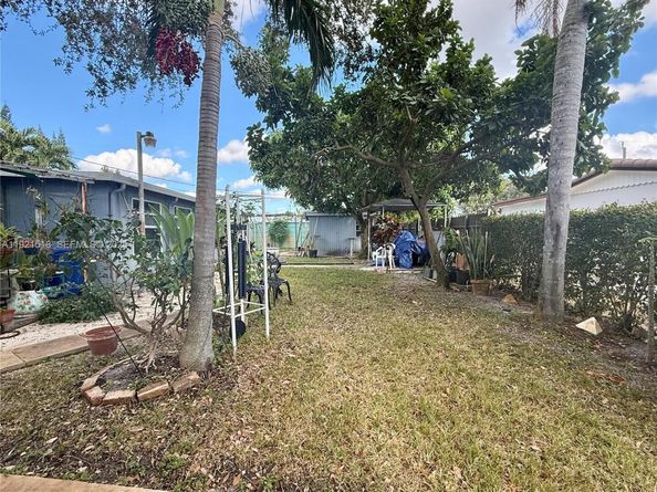 8070 NW 176th St, Hialeah FL 33015