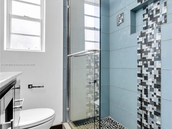 8335 E Crespi Blvd 4, Miami Beach FL 33141