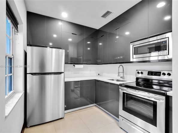 8335 E Crespi Blvd 4, Miami Beach FL 33141