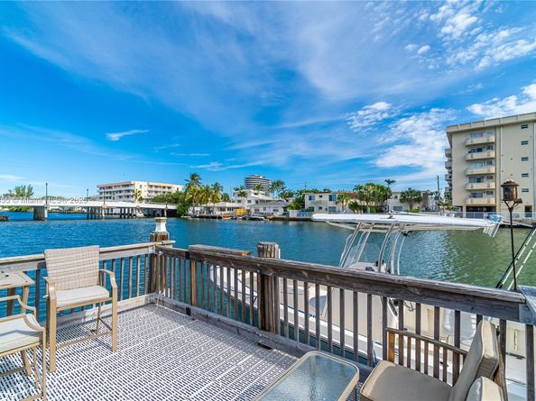 8335 E Crespi Blvd 4, Miami Beach FL 33141