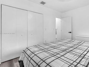 886 NE 134th St, North Miami FL 33161